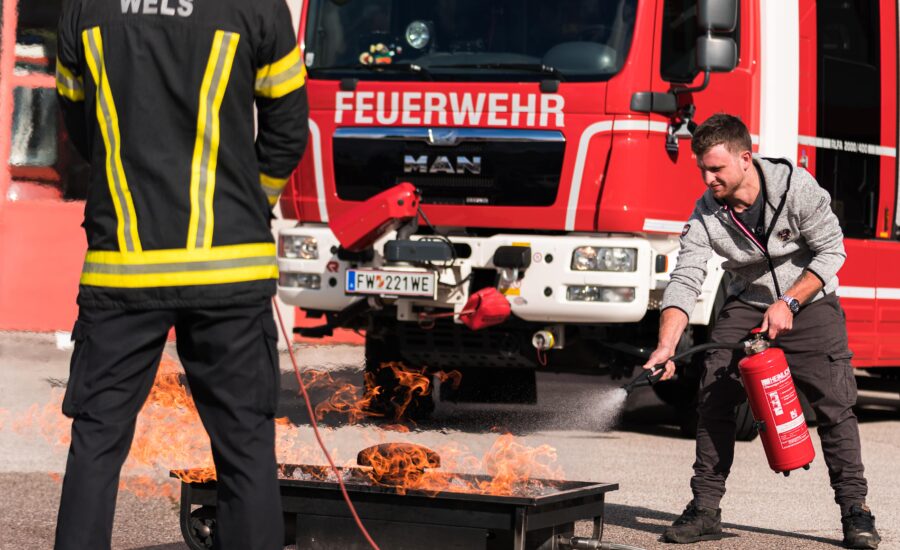 Löschtraining Feuerwehr Wels